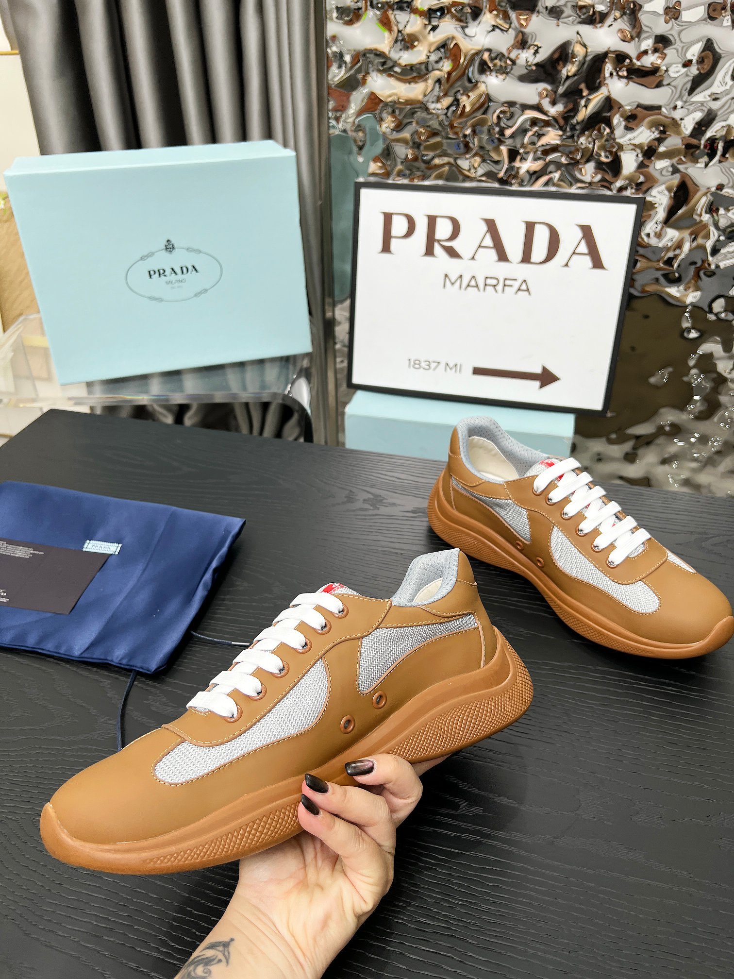 Prada Cup Mat — Modèle 1