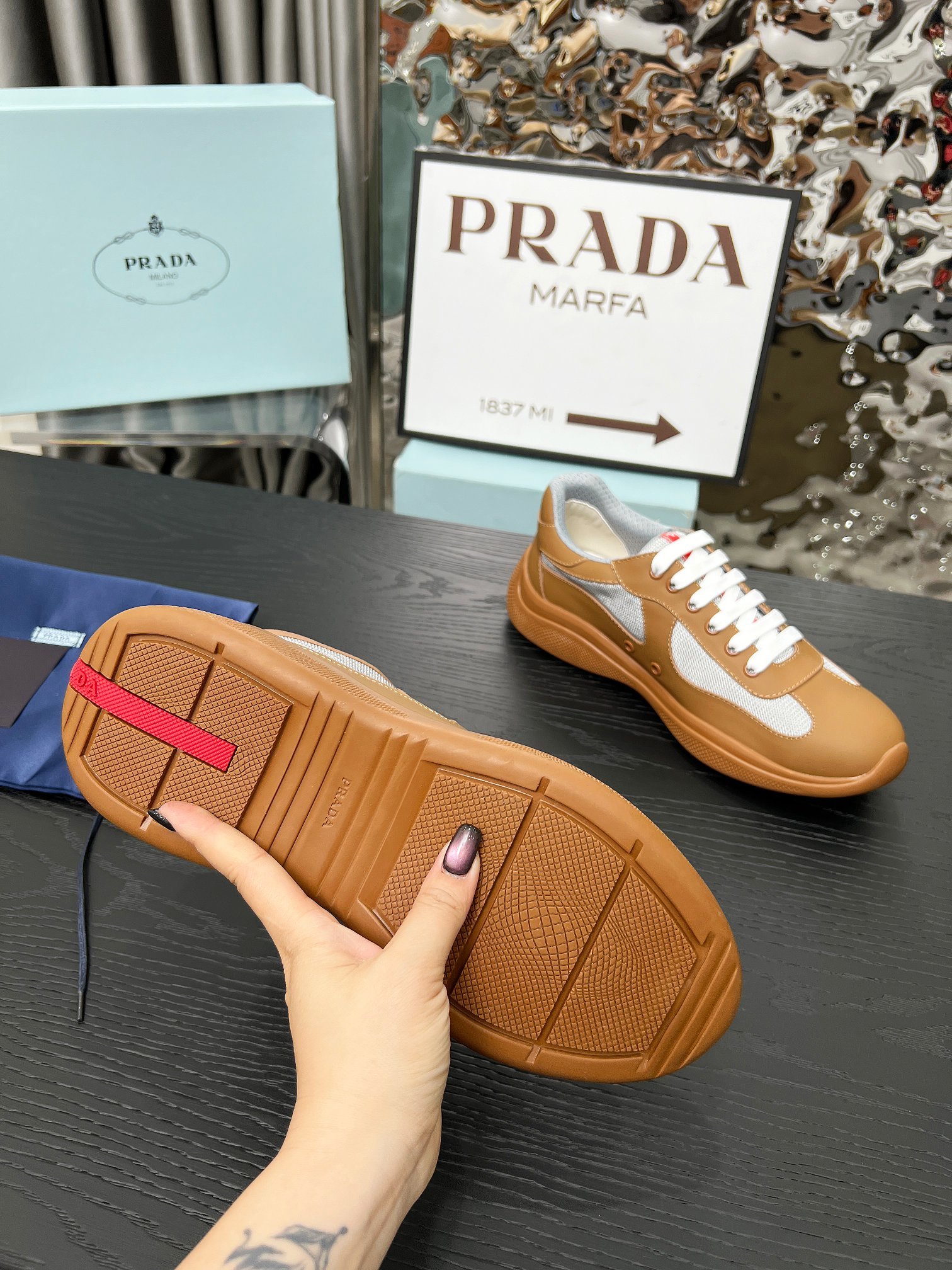 Prada Cup Mat — Modèle 1