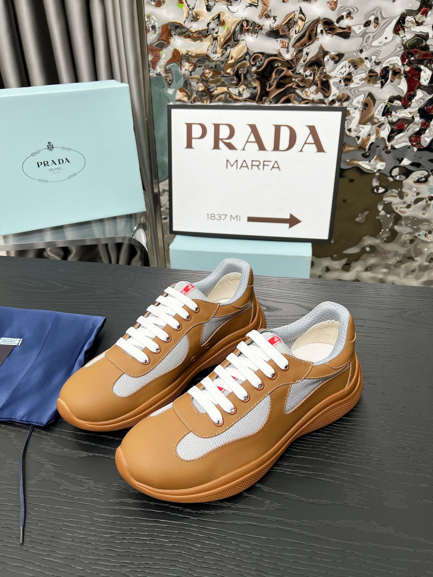Prada Cup Mat — Modèle 1