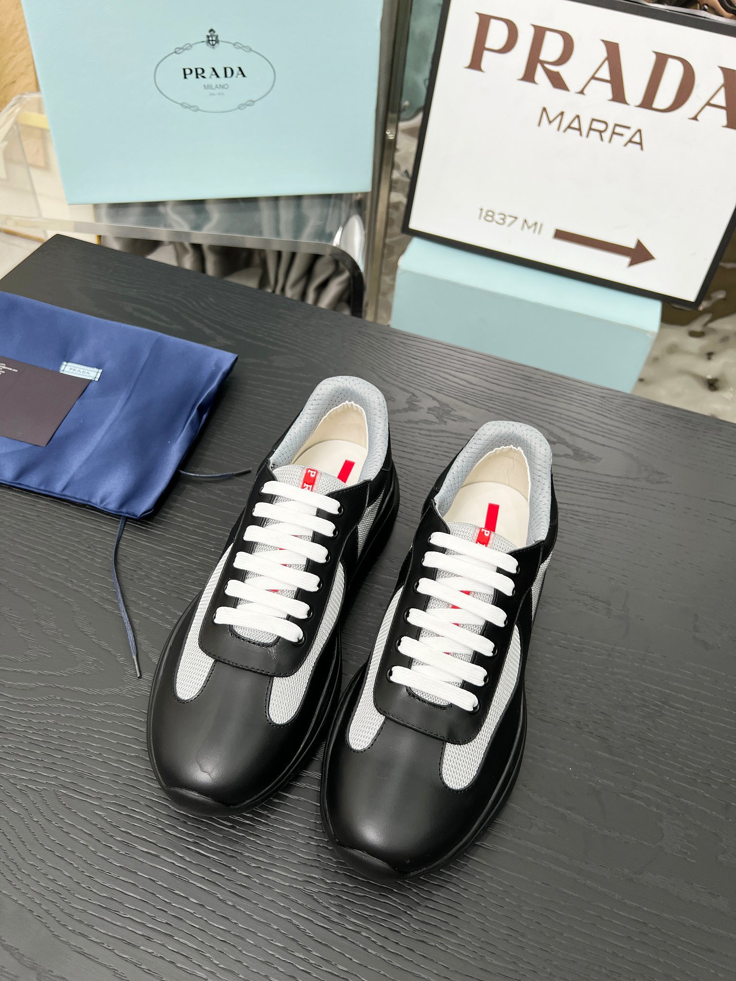 Prada Cup Mat — Modèle 6