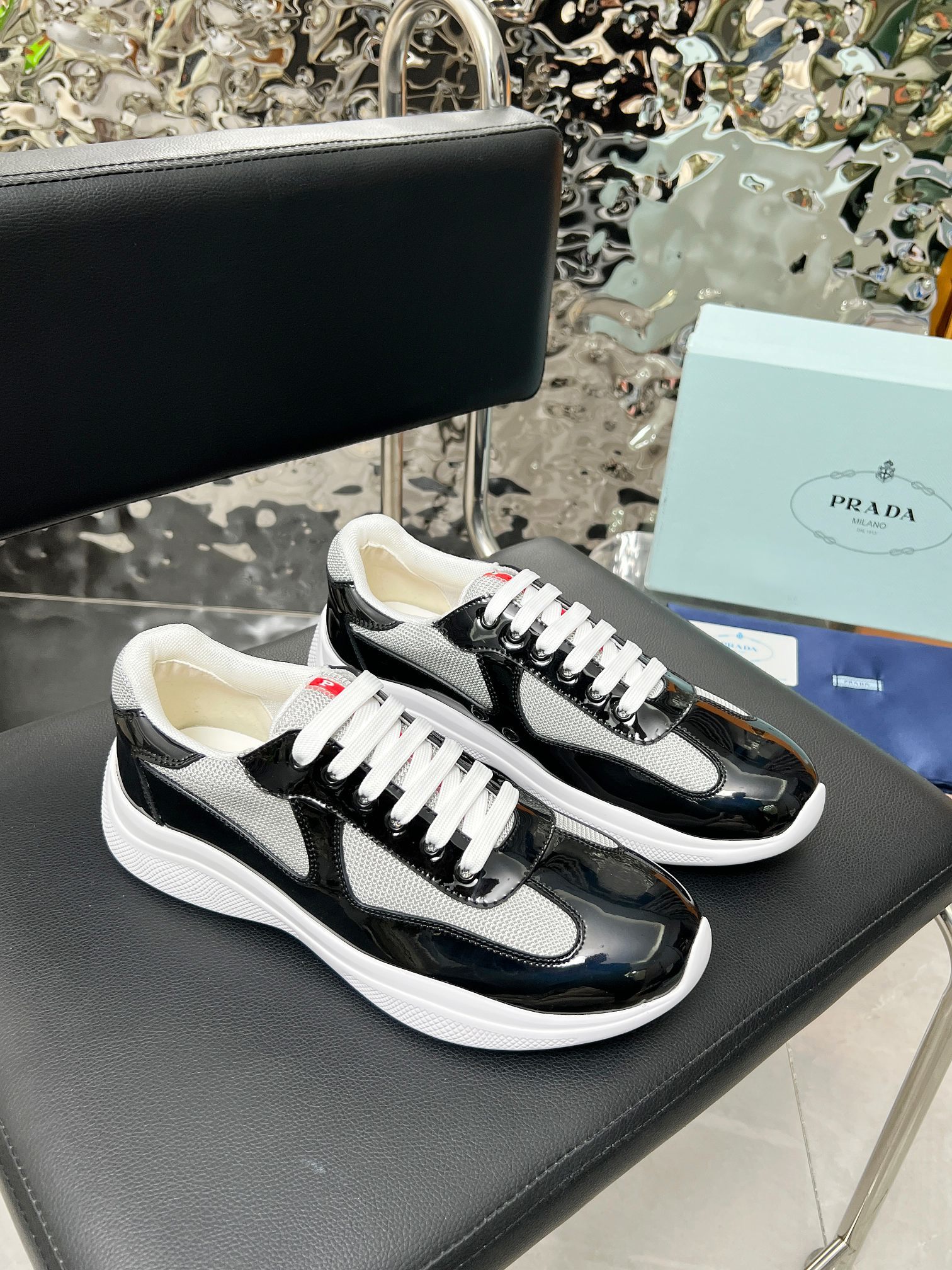 Prada Cup — Modèle 1