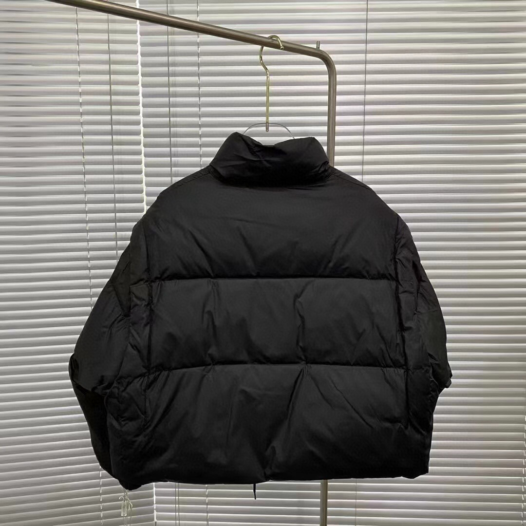 Prada Re Nylon Cropped Convertible Down Jacket Manches Detachables