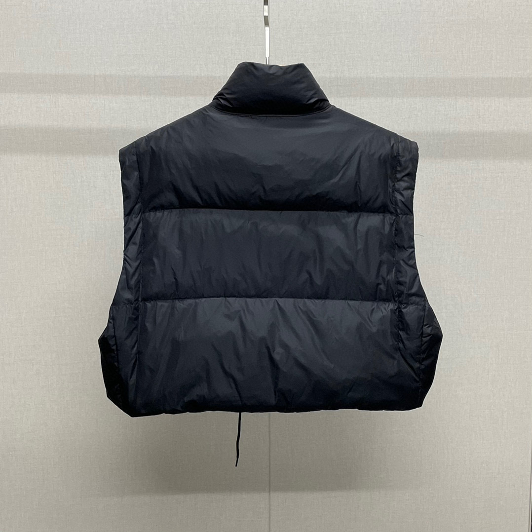 Prada Re Nylon Cropped Convertible Down Jacket Manches Detachables
