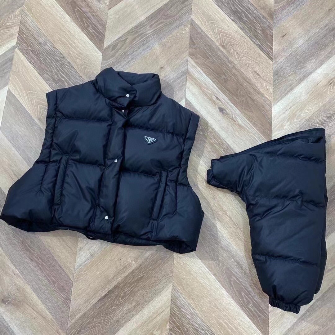 Prada Re Nylon Cropped Convertible Down Jacket Manches Detachables