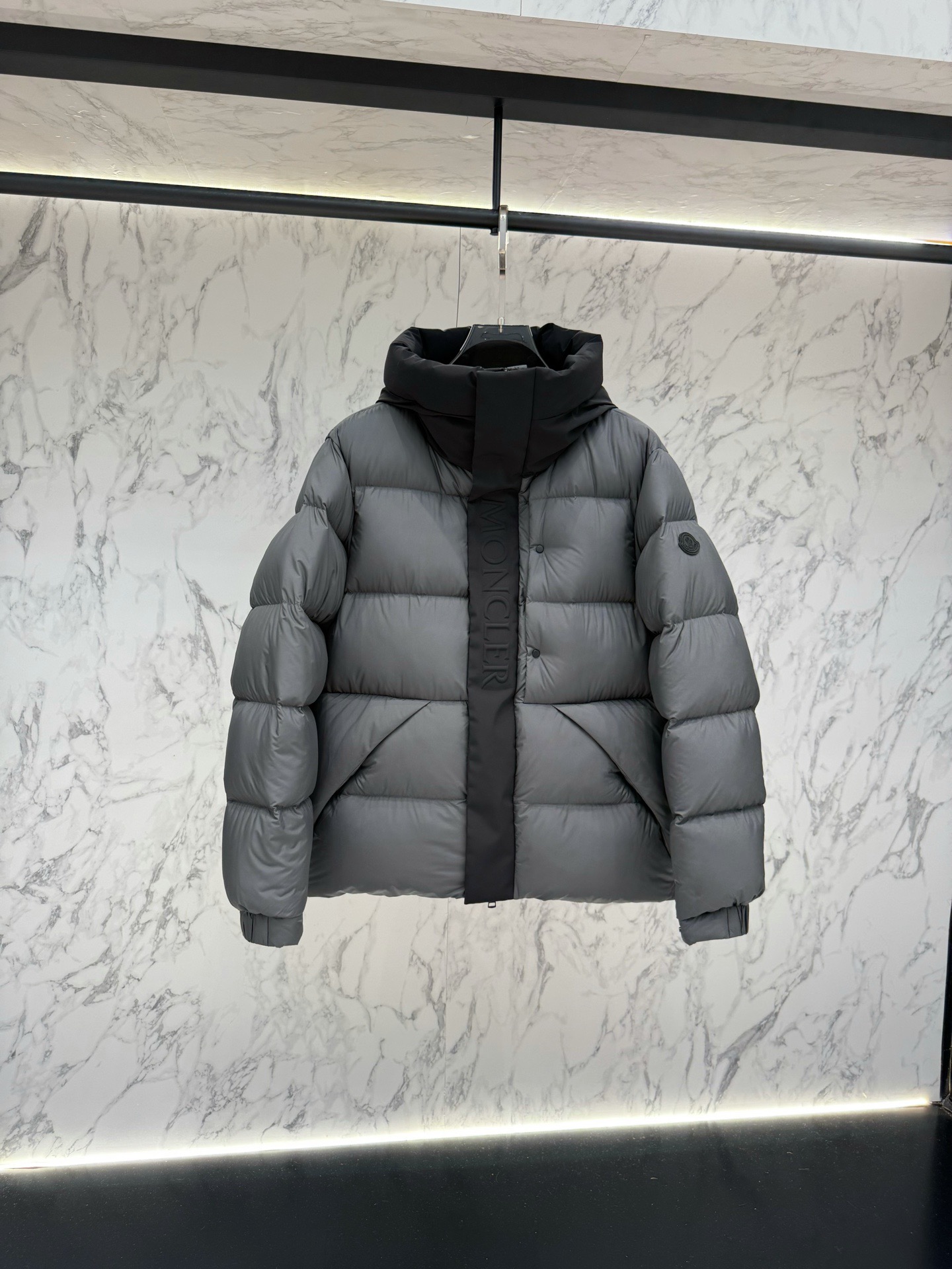 Moncler Montcla Hooded Down Jacket